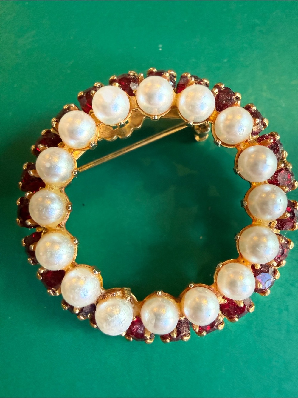 Vintage 1950s Faux Pearl & Ruby Red Rhinestone Circle Wreath Brooch Pin